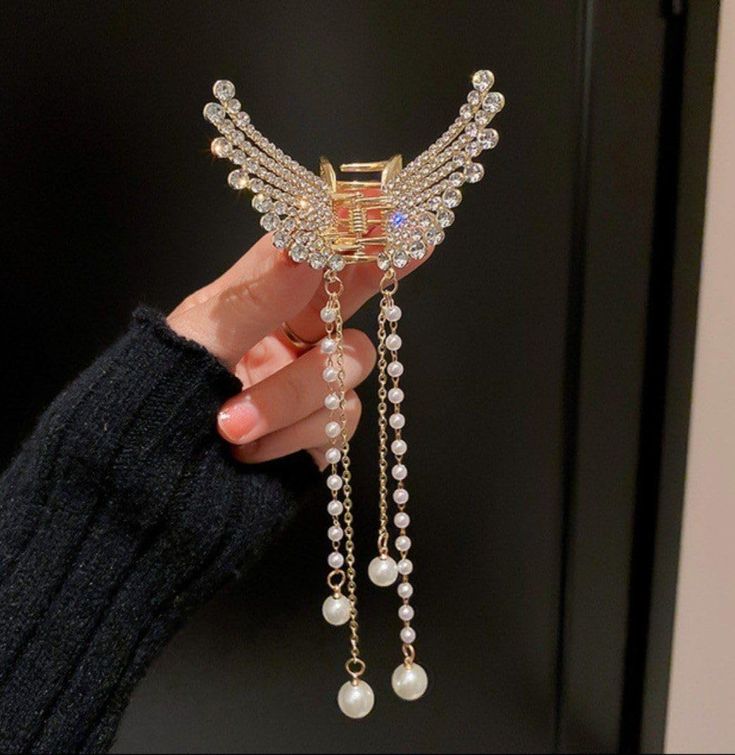 Butterfly Pearl Metal Claw