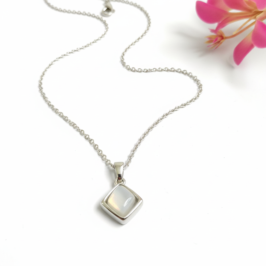 Pearl Amzing White Pendent